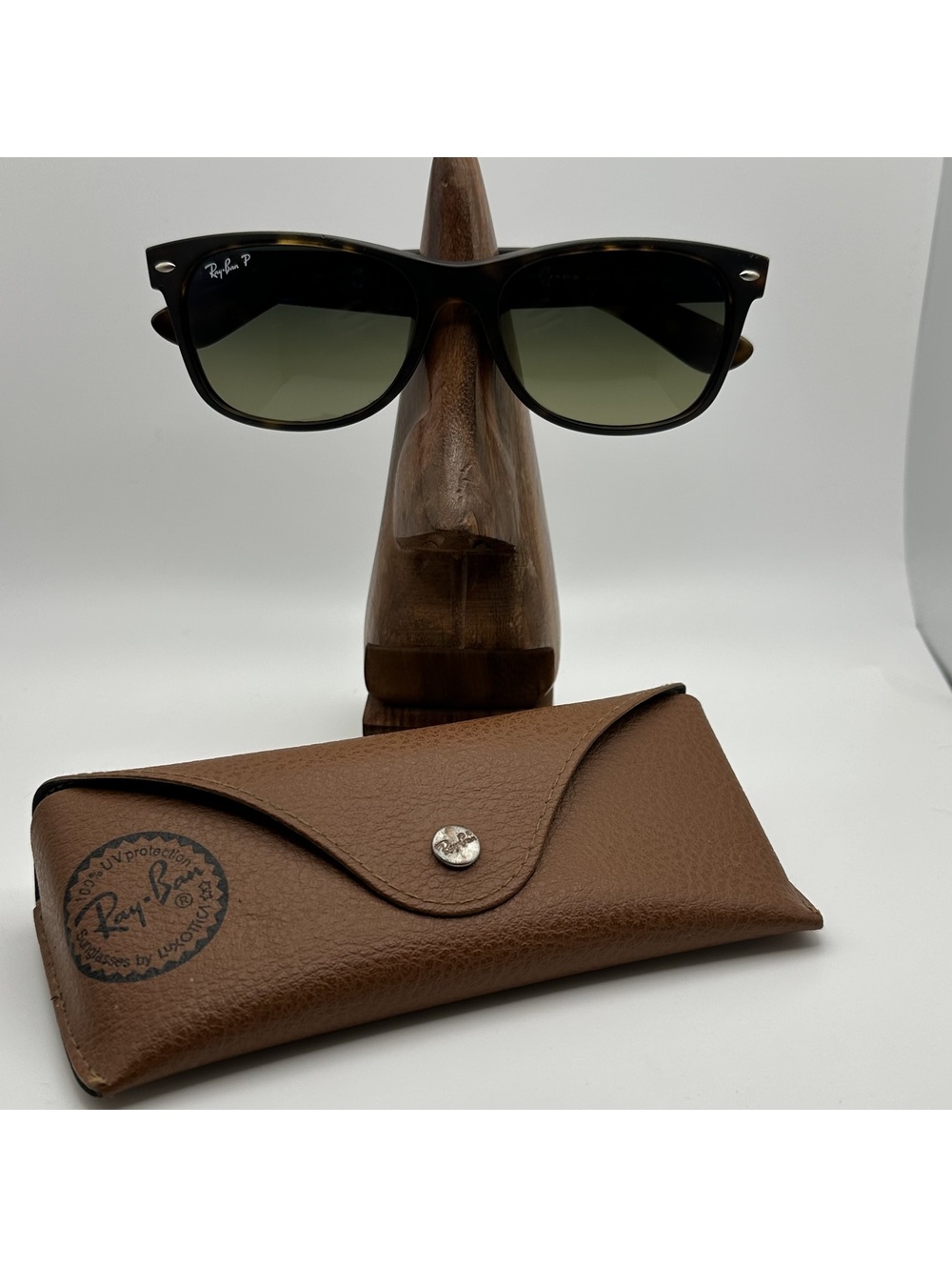 Ray-Ban New Wayfarer Polarized Tortoise Shell Sunglasses with Brown Case